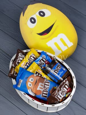 Коробка со сладостями «M&M's»