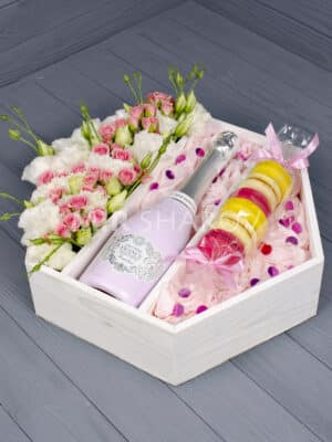 Подарочный набор для женщин с цветами «Французский комплимент»