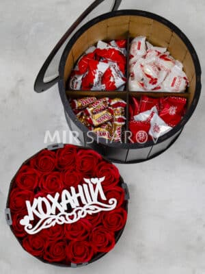 Коробка двухэтажная с конфетами и розами "Блек лав"